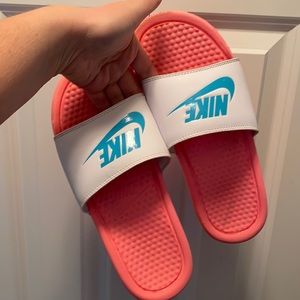 Nike flip flops size 8